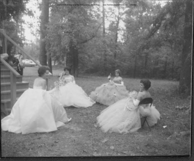 06 057b 1962 Queen and Court Relax